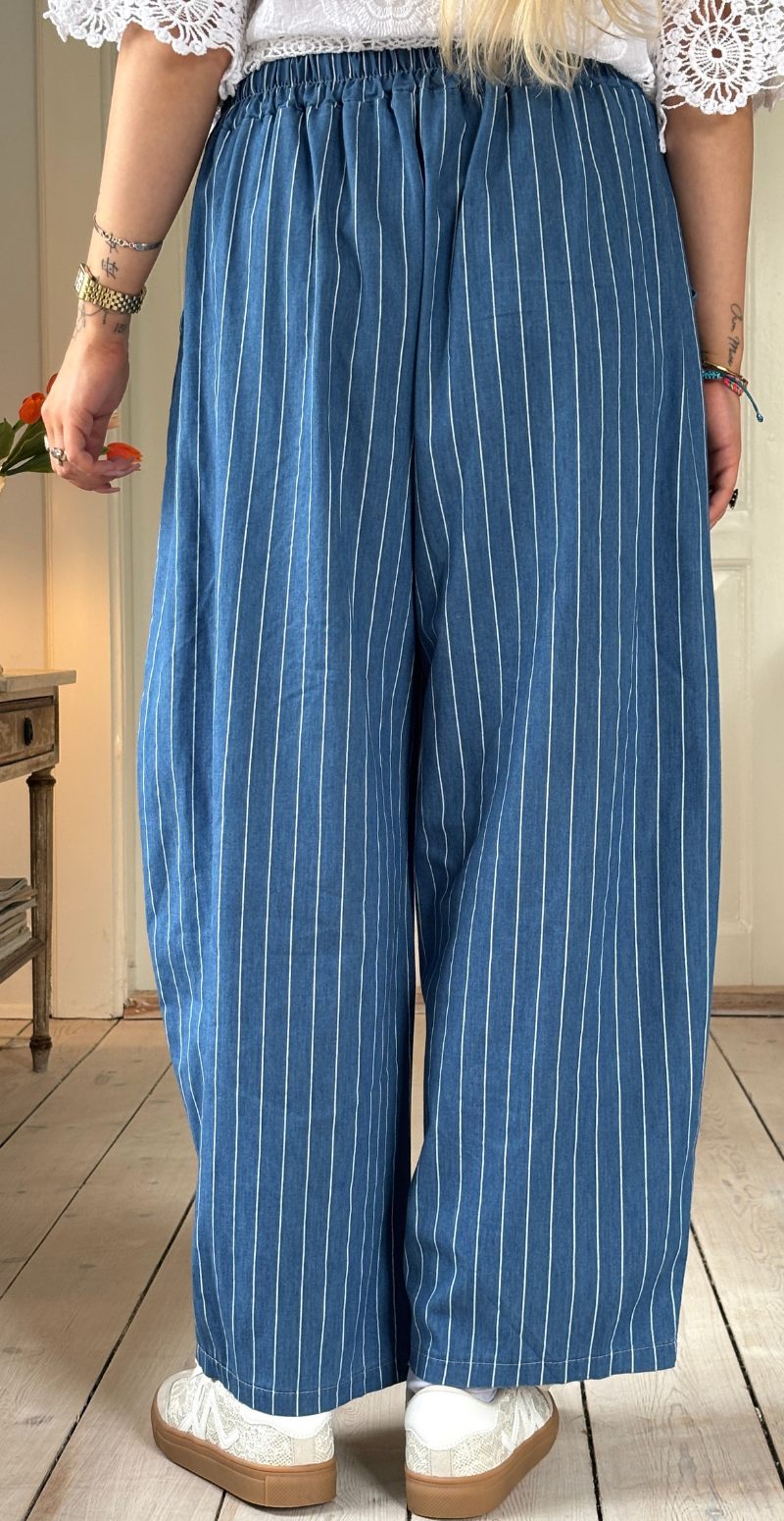 Nika denimbukser med nålestriber medium jeans LikeLondon