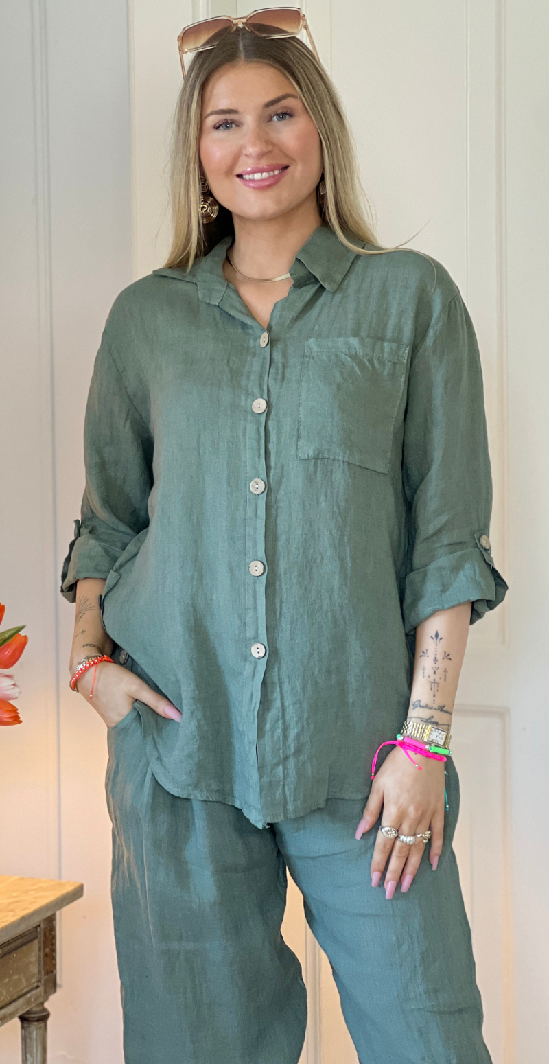 Bicca hørskjorte med brystlomme og pynteknapper militare LikeLondon