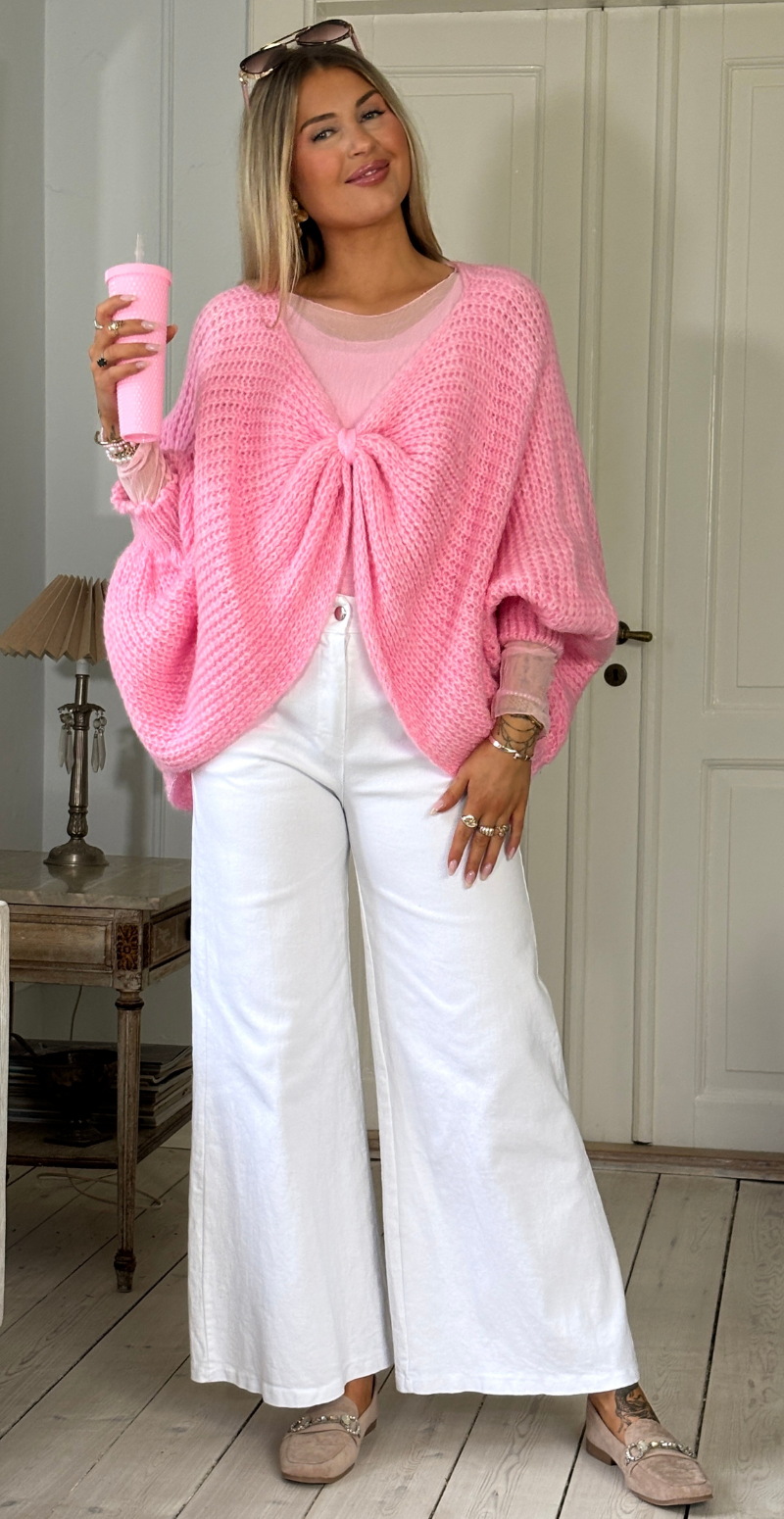 Erika uldstrik med flagermusærmer og rynkedetalje pink LikeLondon