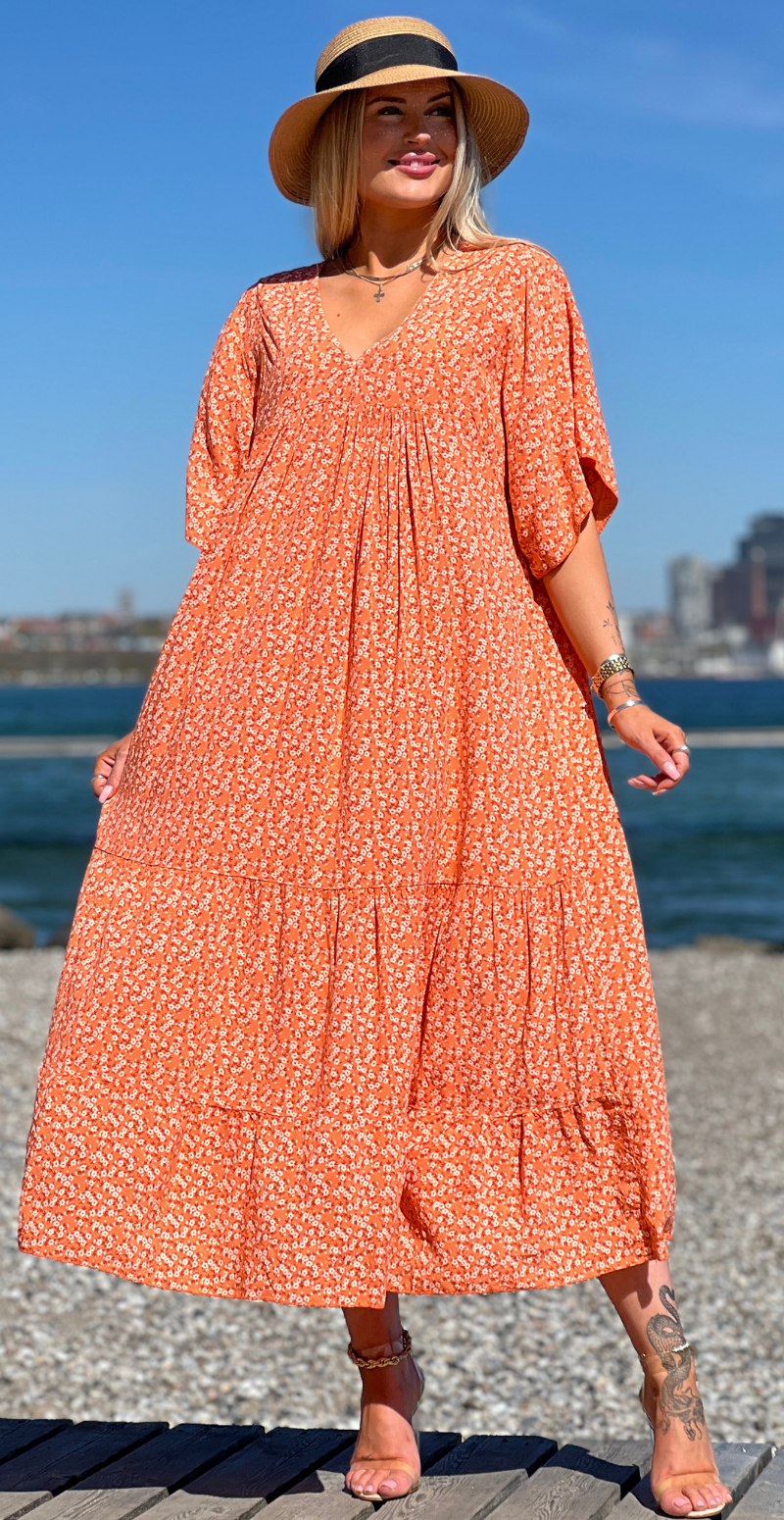 Forudbestil uge 31 Vigga blomstret maxikjole orange LikeLondon