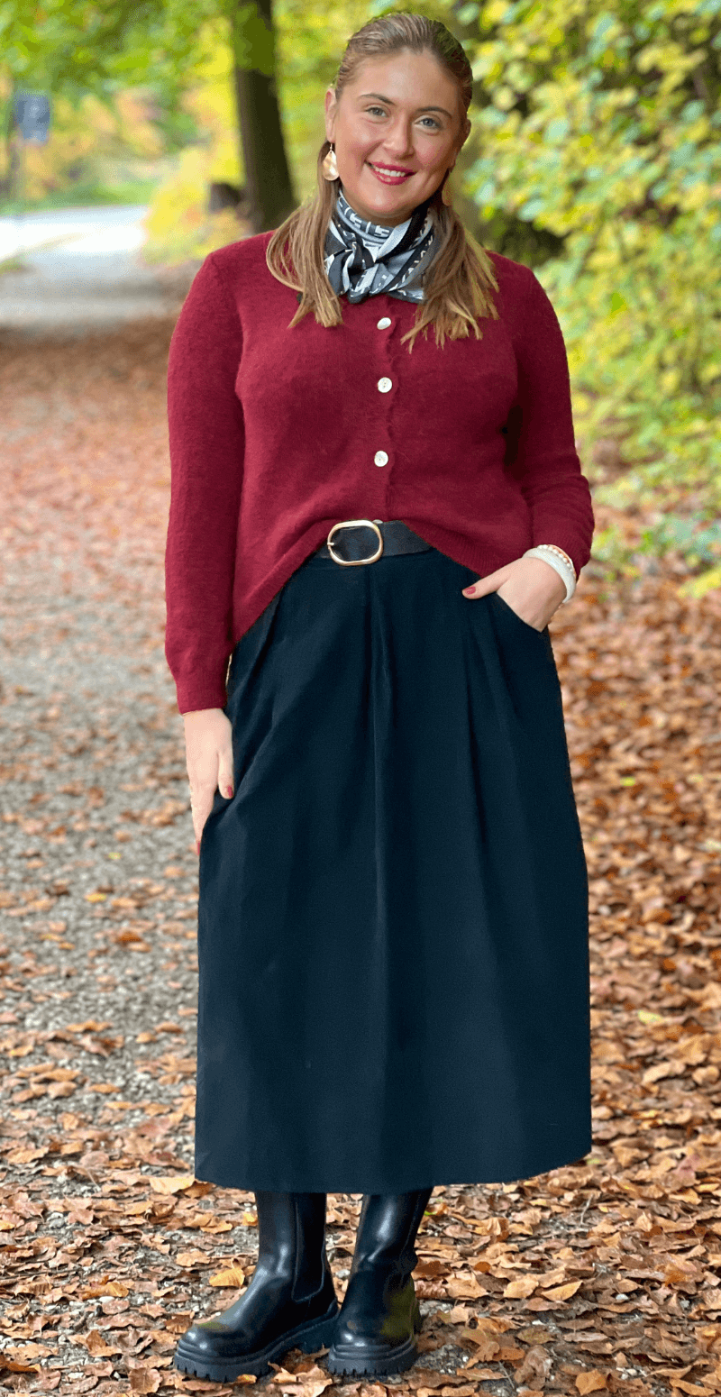 Celeste uld cardigan med perlemorsknapper bordeaux LikeLondon