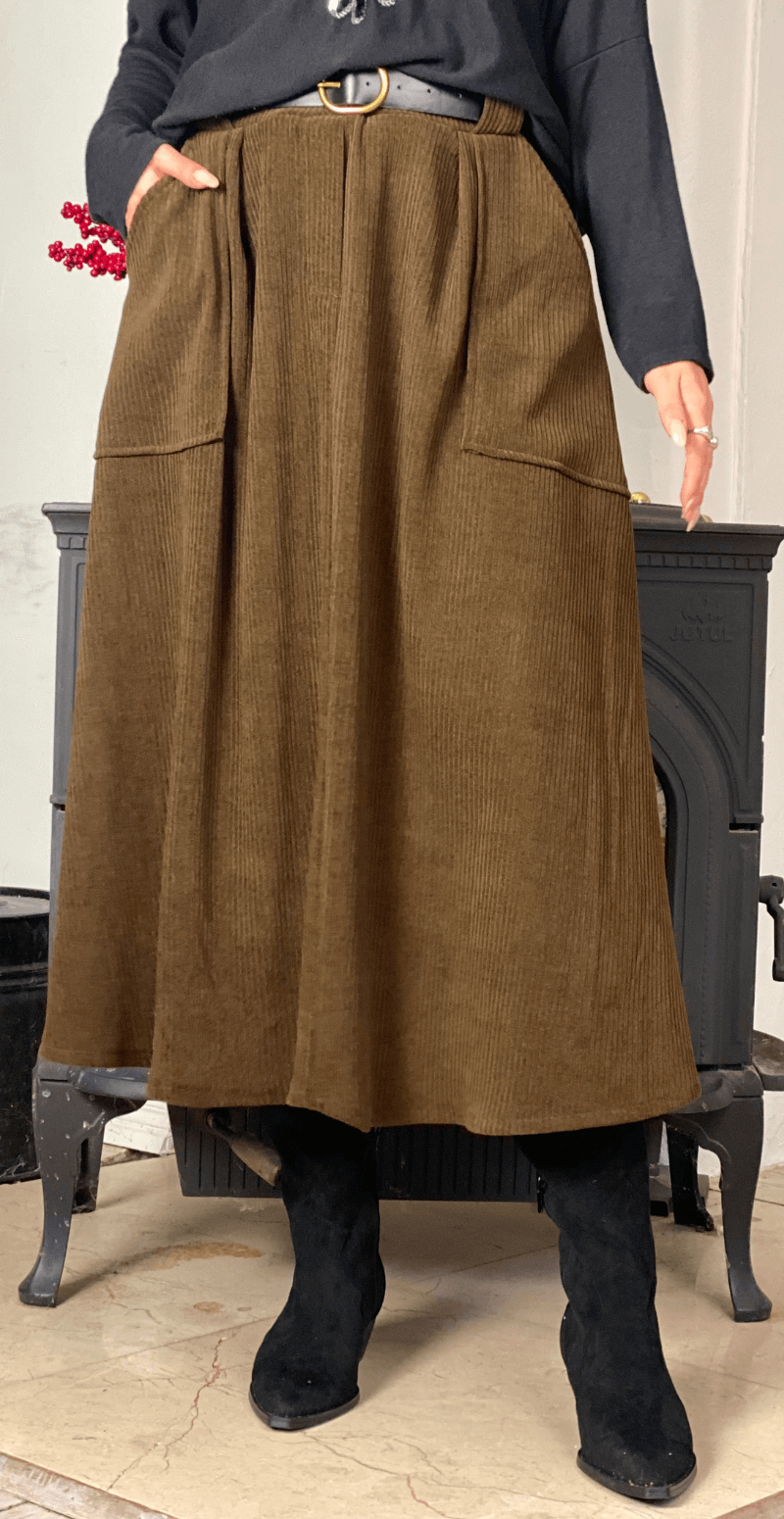 Ivy fløjlsnederdel med bælte og lommer brun LikeLondon