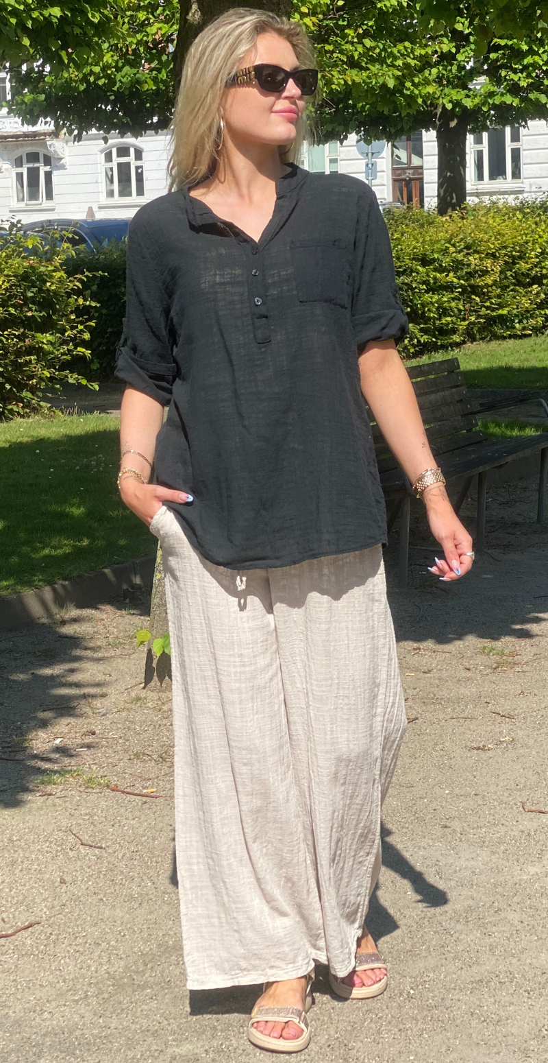 Karla ensfarvet hør bluse med stolpelukning sort LikeLondon
