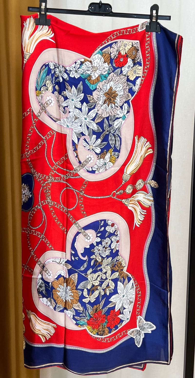 Tørklæde med blomster mønster og blade rød LikeLondon