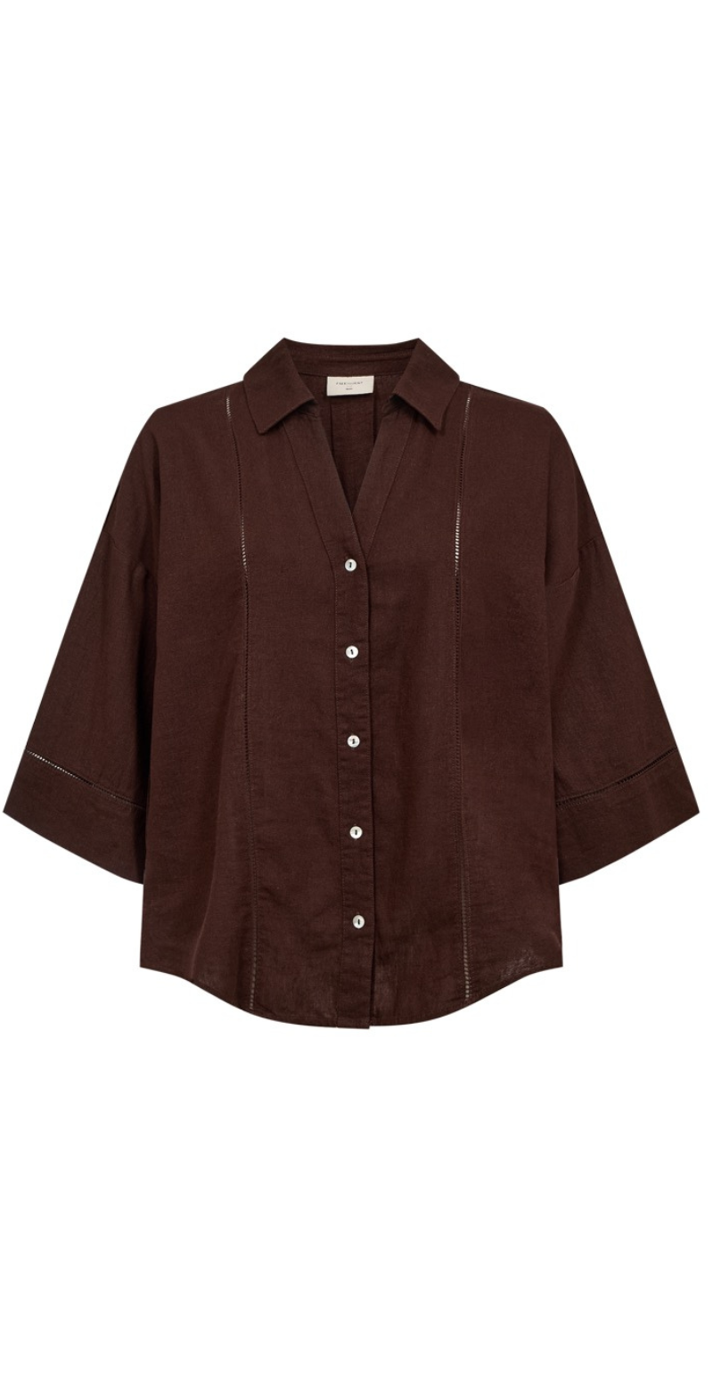 Laluna gennemknappet hørbluse med hulmønster coffee bean Freequent