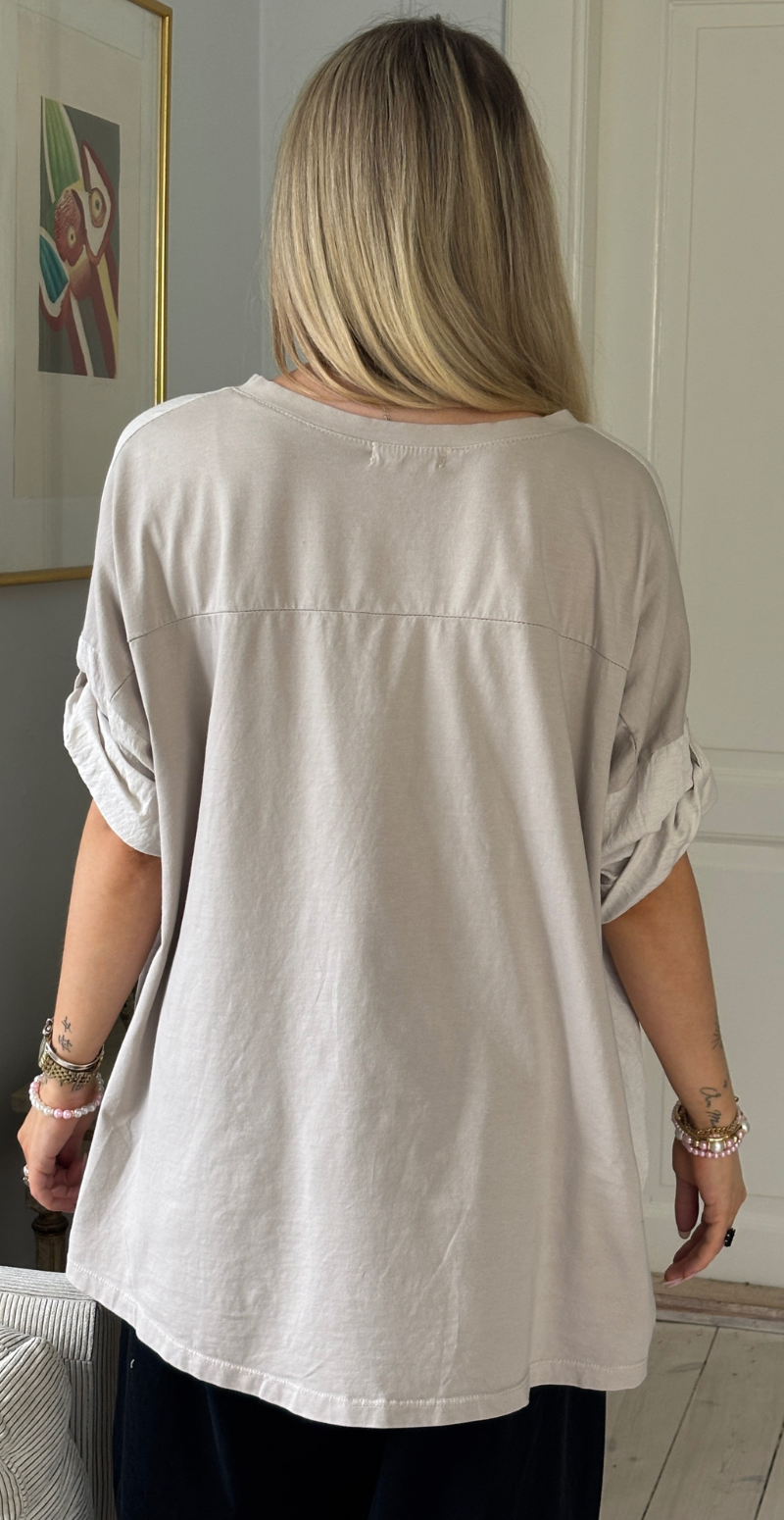 Isola bluse med korte ærmer og marguerit blomst beige LikeLondon