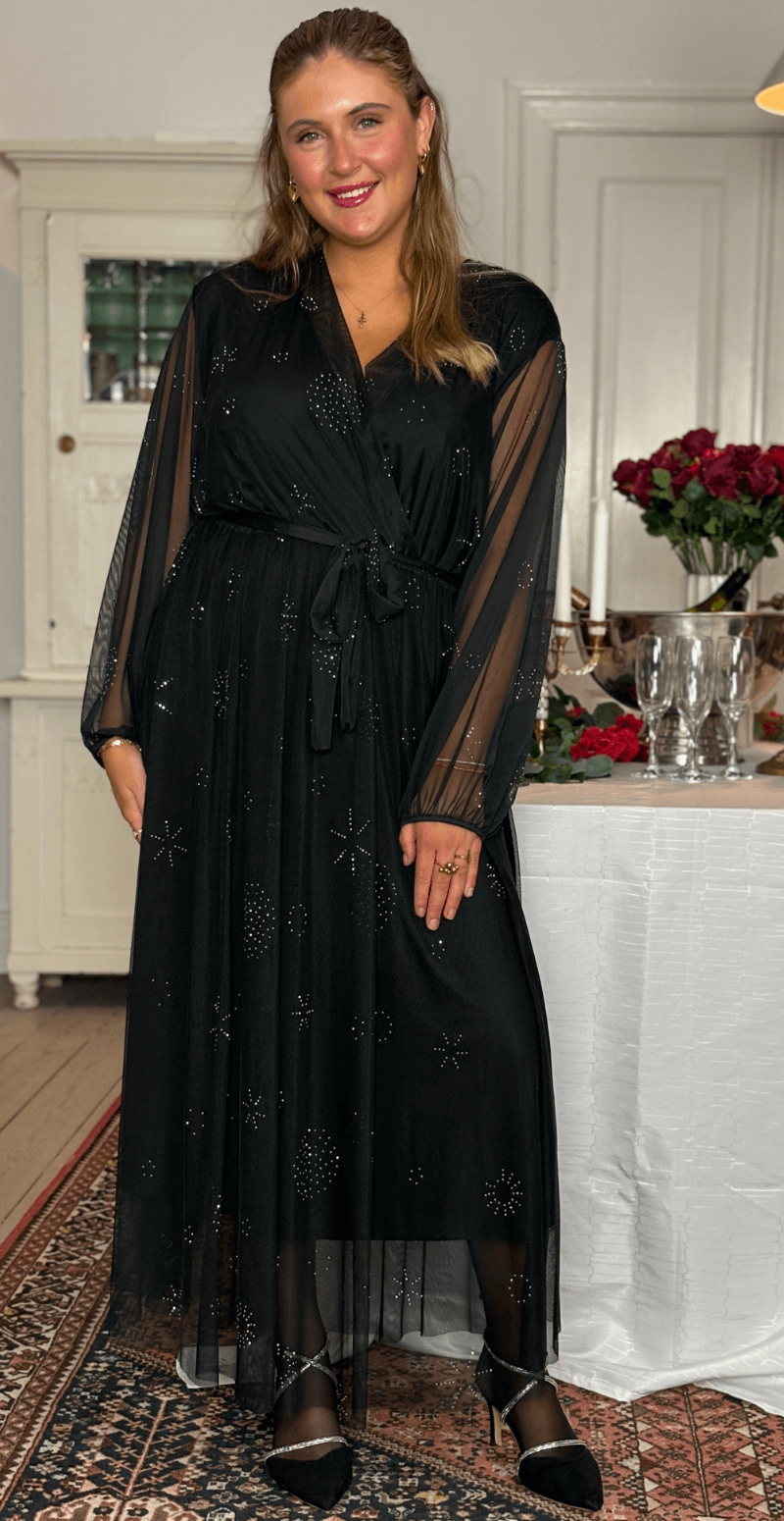 Kayla chiffon kjole med similisten sort LikeLondon