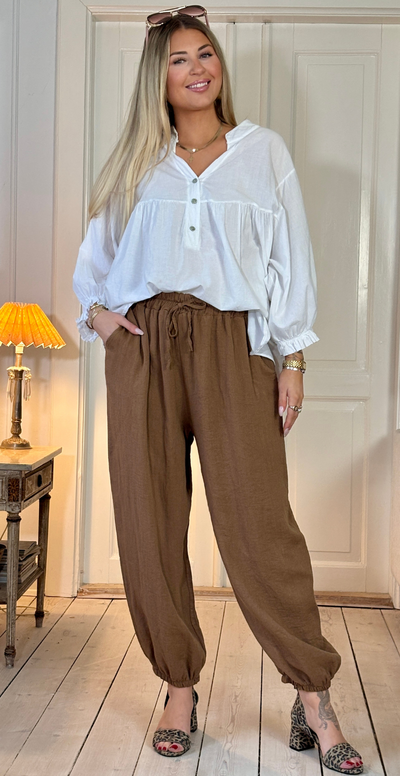 Marietta bukser med bindebånd i taljen og elastik i benene noce LikeLondon