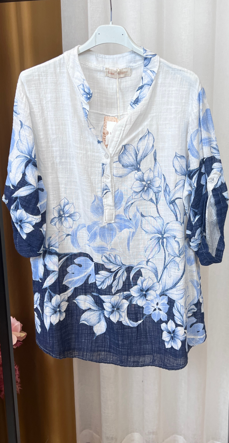Bonnie bluse med stolpelukning og blomsterprint bianco/hvid LikeLondon