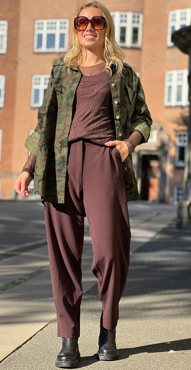 Venia fløjlsskjorte med lomme camouflage green LikeLondon