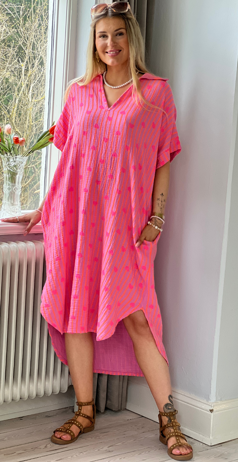 Dagmar kjole i musselin pink/hjerter LikeLondon