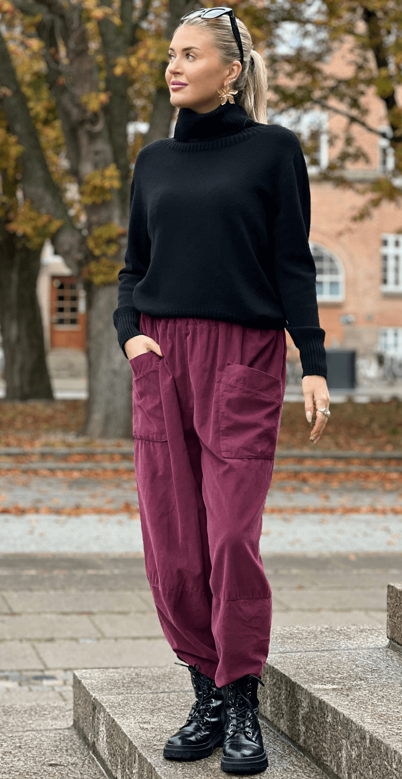Hailey fløjlsbukser med lommer bordeaux LikeLondon