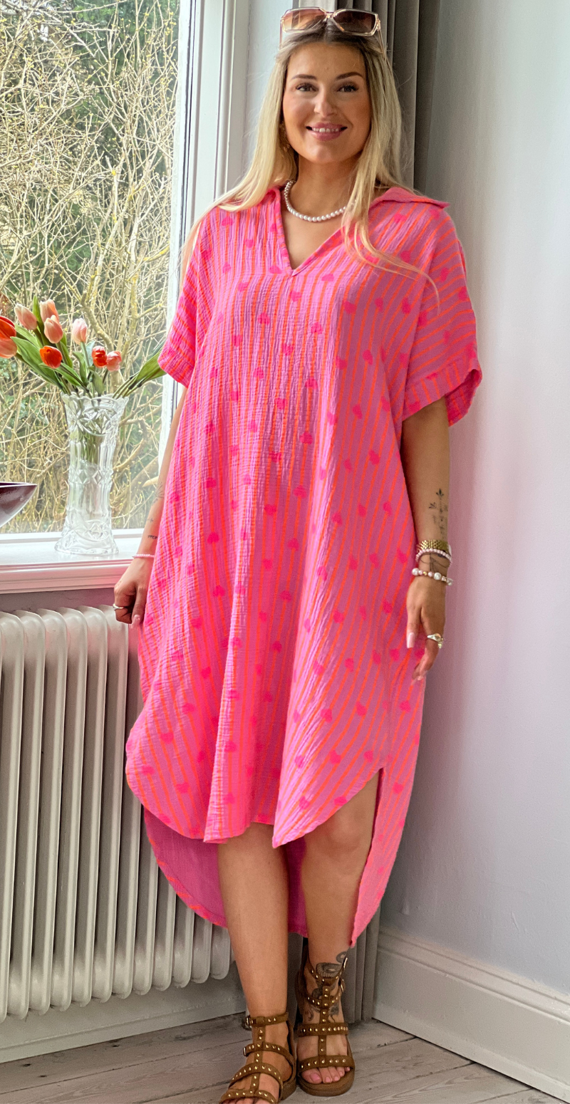 Dagmar kjole i musselin pink/hjerter LikeLondon