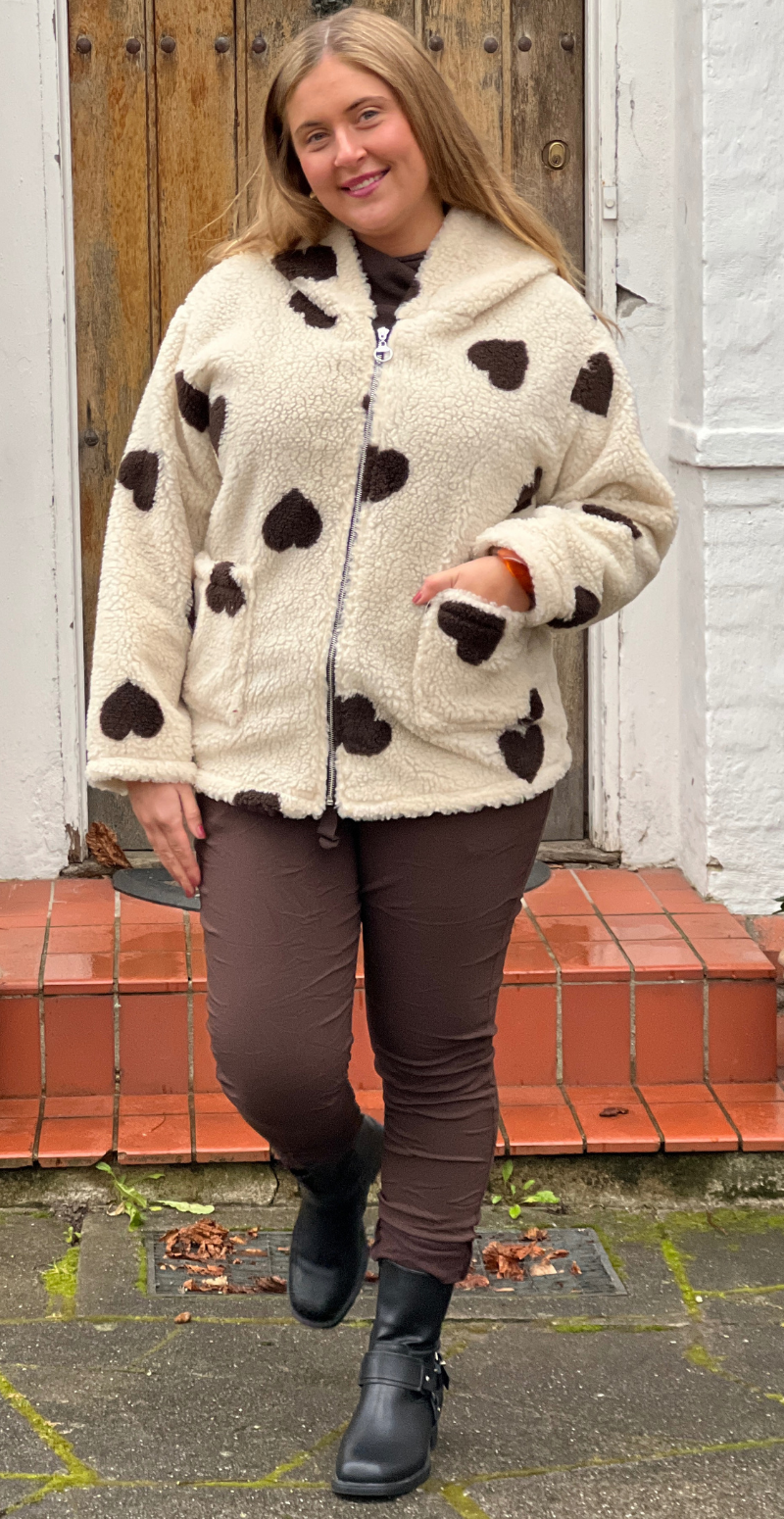 Nema teddy jakke i uld med hjerter beige LikeLondon