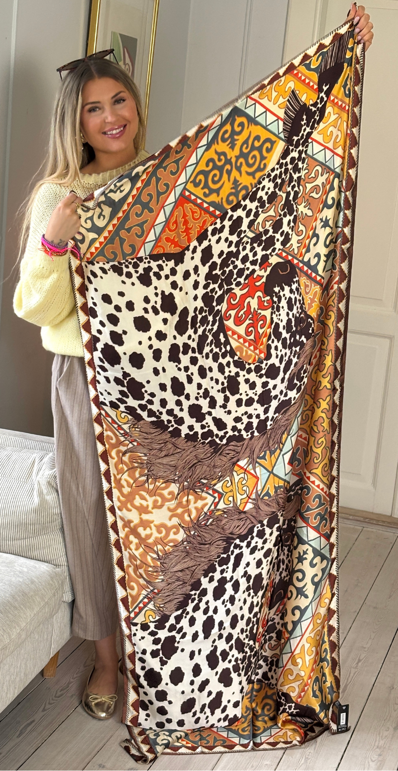 Tørklæde i silk-look med motiv af hest brun LikeLondon