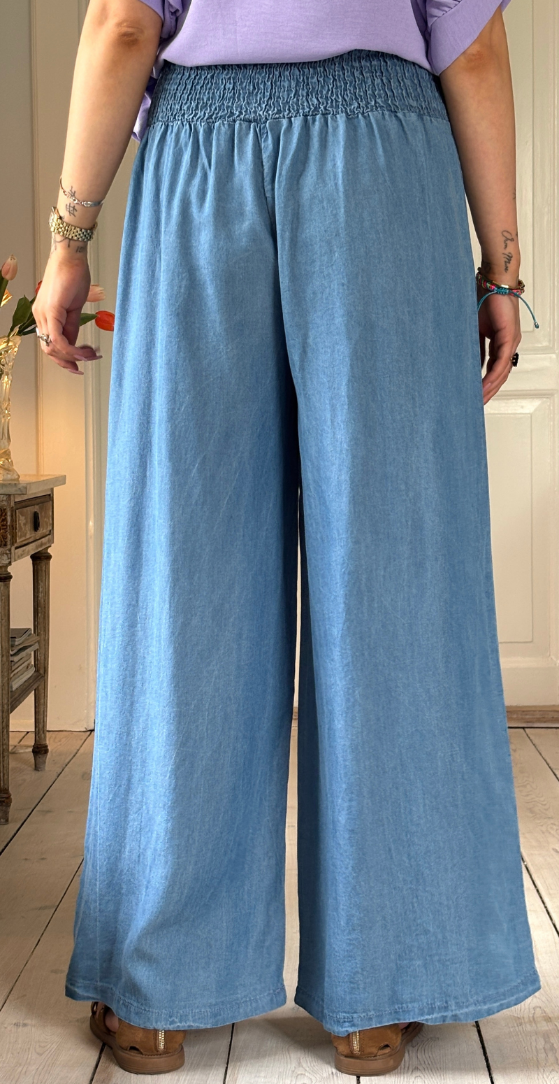 Hannah bukser med vidde og smock kant medium jeans LikeLondon