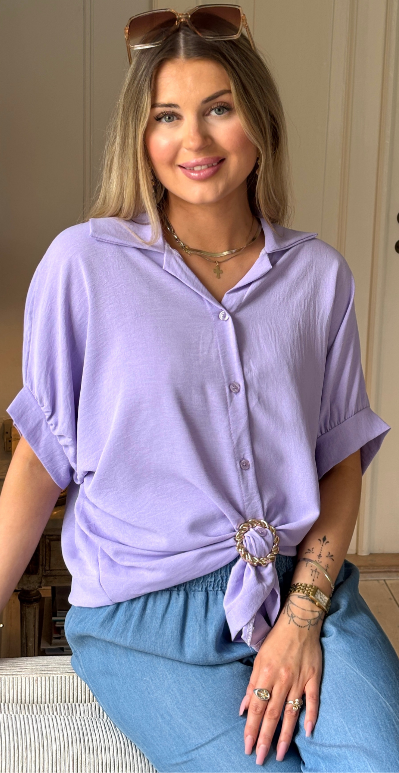 Barbara kortærmet skjortebluse med knudedetalje og spænde lilla LikeLondon