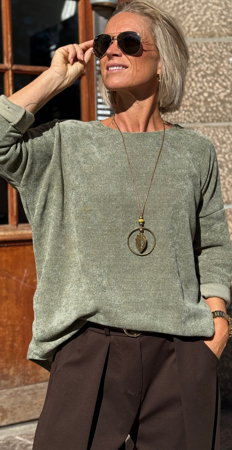 Maren bluse i velour og halskæde khaki LikeLondon