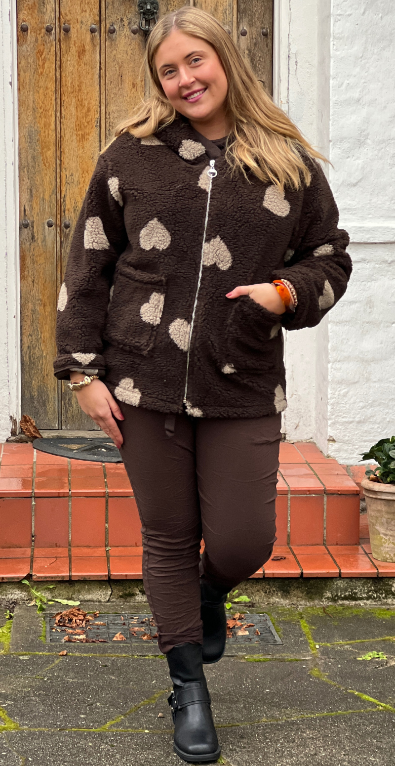 Nema teddy jakke i uld med hjerter brun LikeLondon