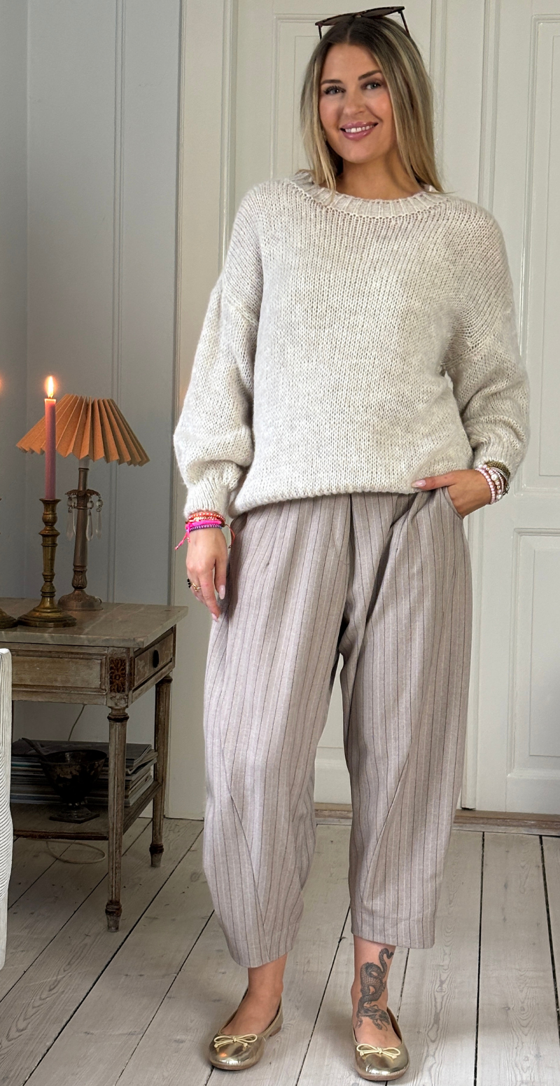 Rosaly strik med rund hals og ribkanter beige LikeLondon