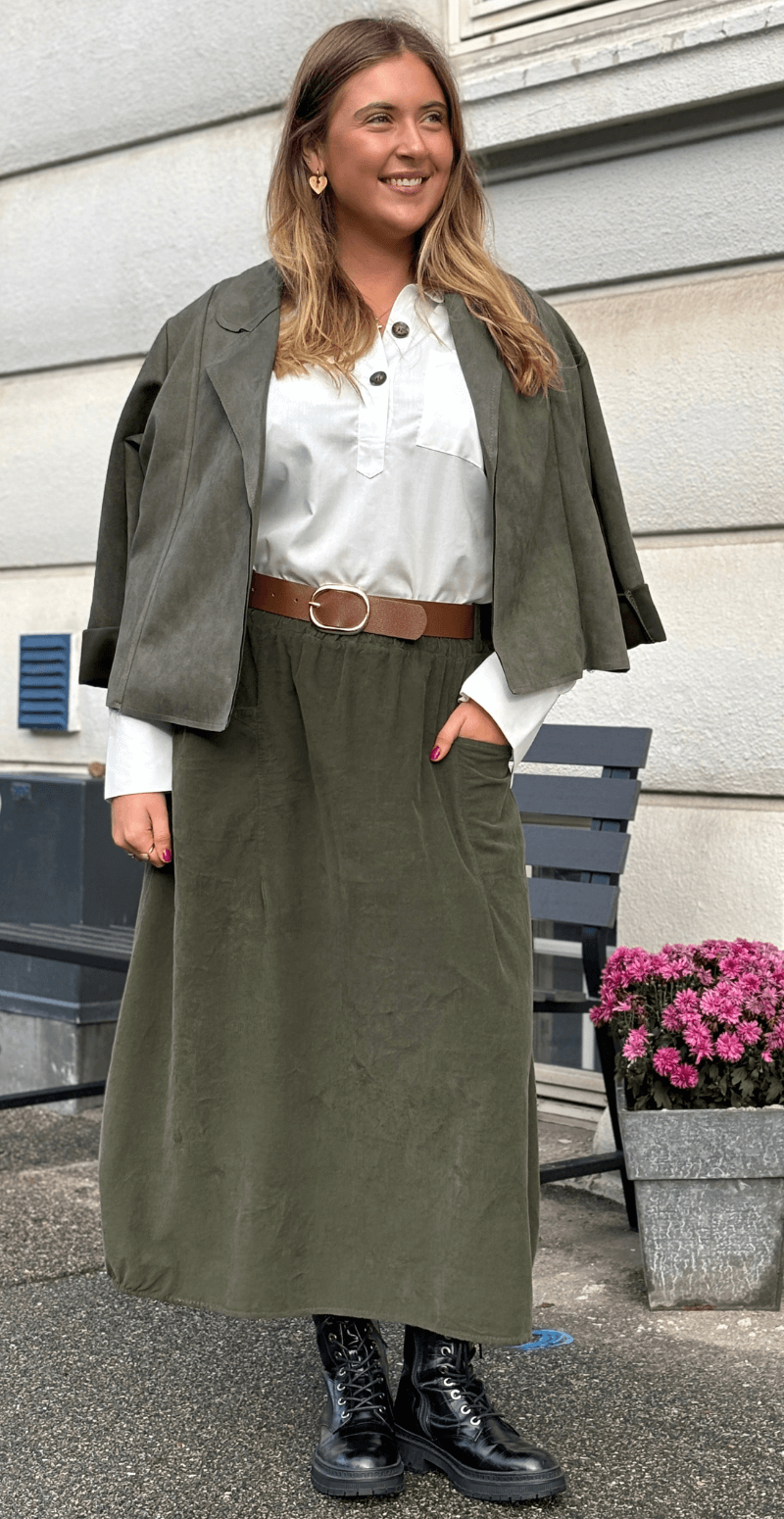 Allison fløjlsnederdel med lommer military LikeLondon