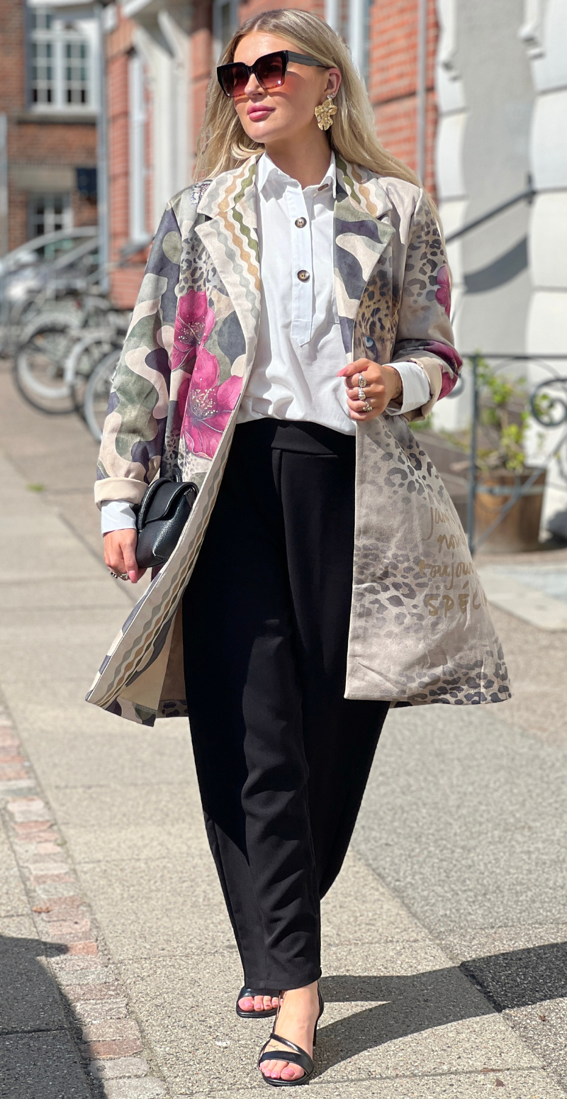 Katie jakke med leopard og blomster beige LikeLondon