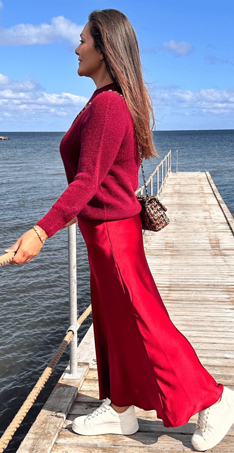 Cissi satin nederdel bordeaux LikeLondon By Christina