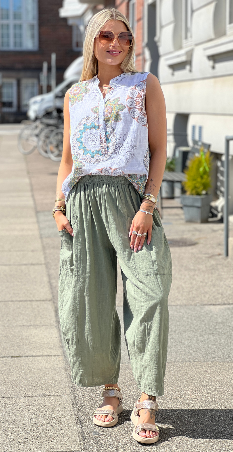 Gwen ensfarvet bukser med lommer khaki LikeLondon