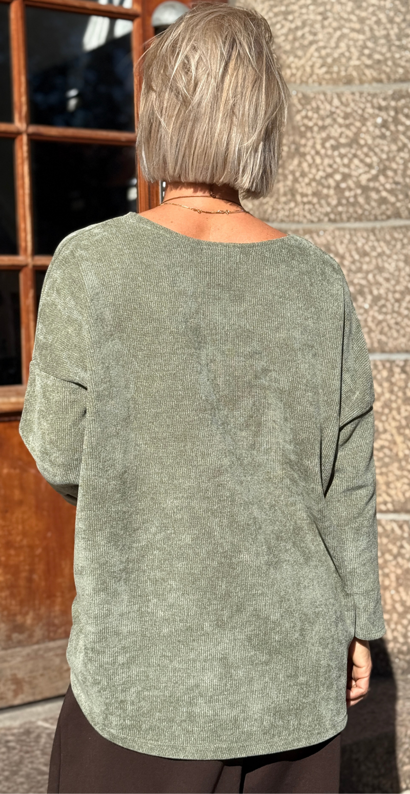 Maren bluse i velour og halskæde khaki LikeLondon