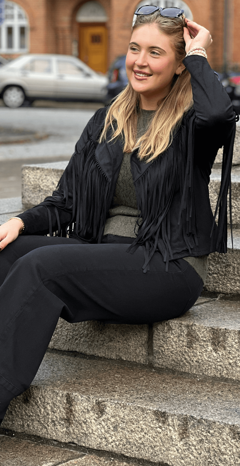 Billie ruskindsjakke med frynser sort LikeLondon