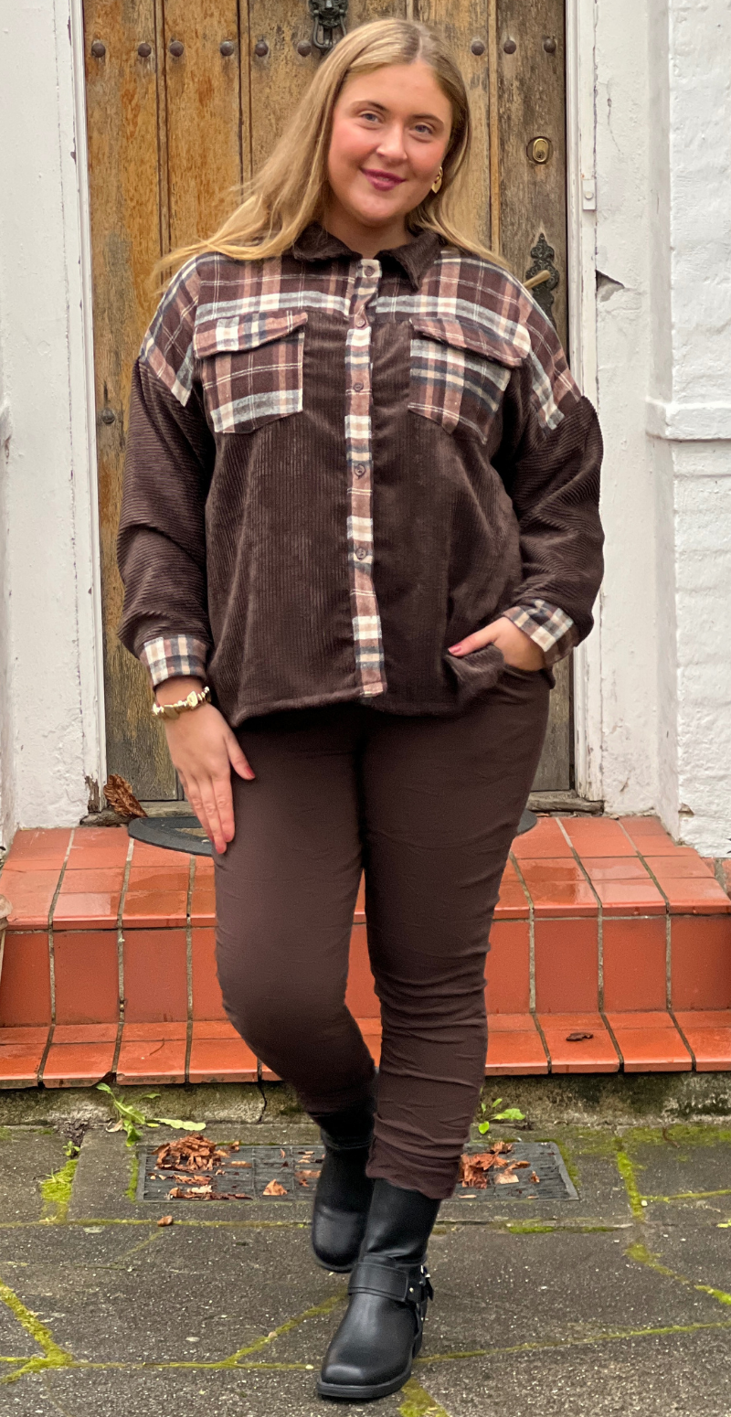 Bolette skjorte i fløjl med ternet detaljer brun LikeLondon