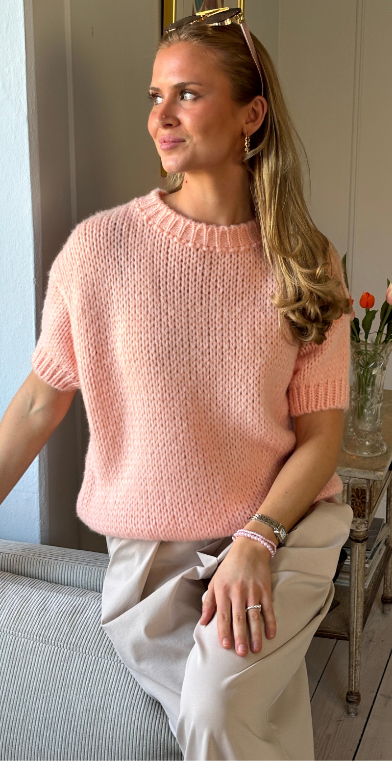 Ivana strik med korte ærmer og ribkanter peach LikeLondon