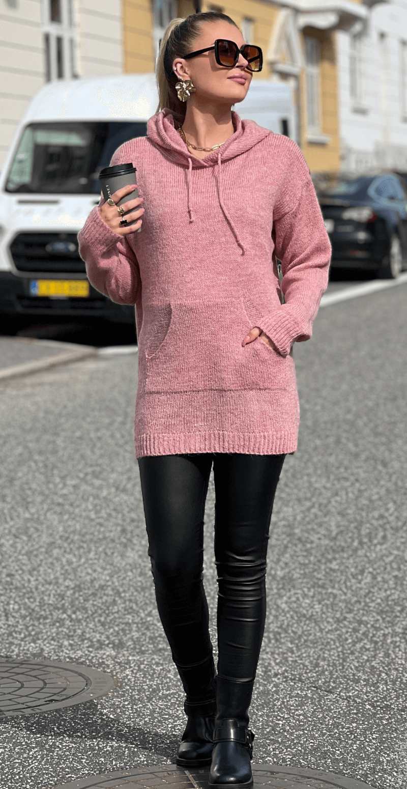 Linda strik med hætte og snørre rosa LikeLondon