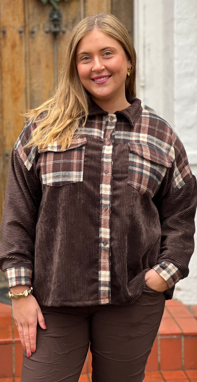 Bolette skjorte i fløjl med ternet detaljer brun LikeLondon