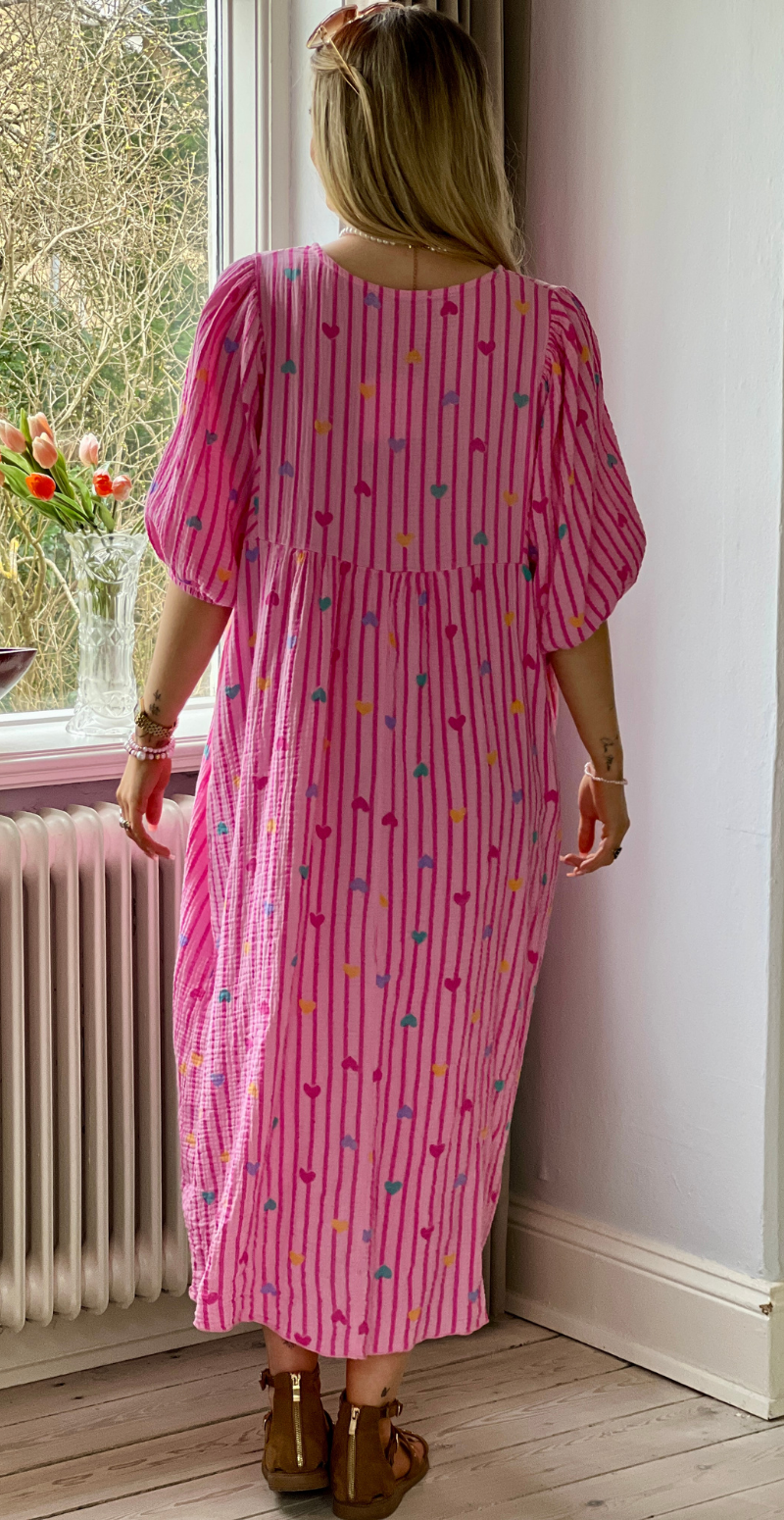 Pauline kjole i musselin stripe multi LikeLondon