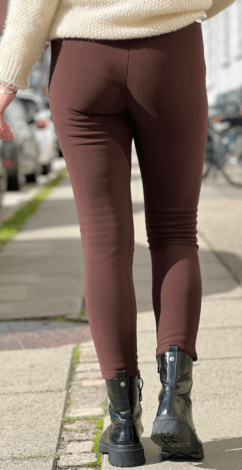 Victoria leggings med fleece og lille sten på lommen brun LikeLondon