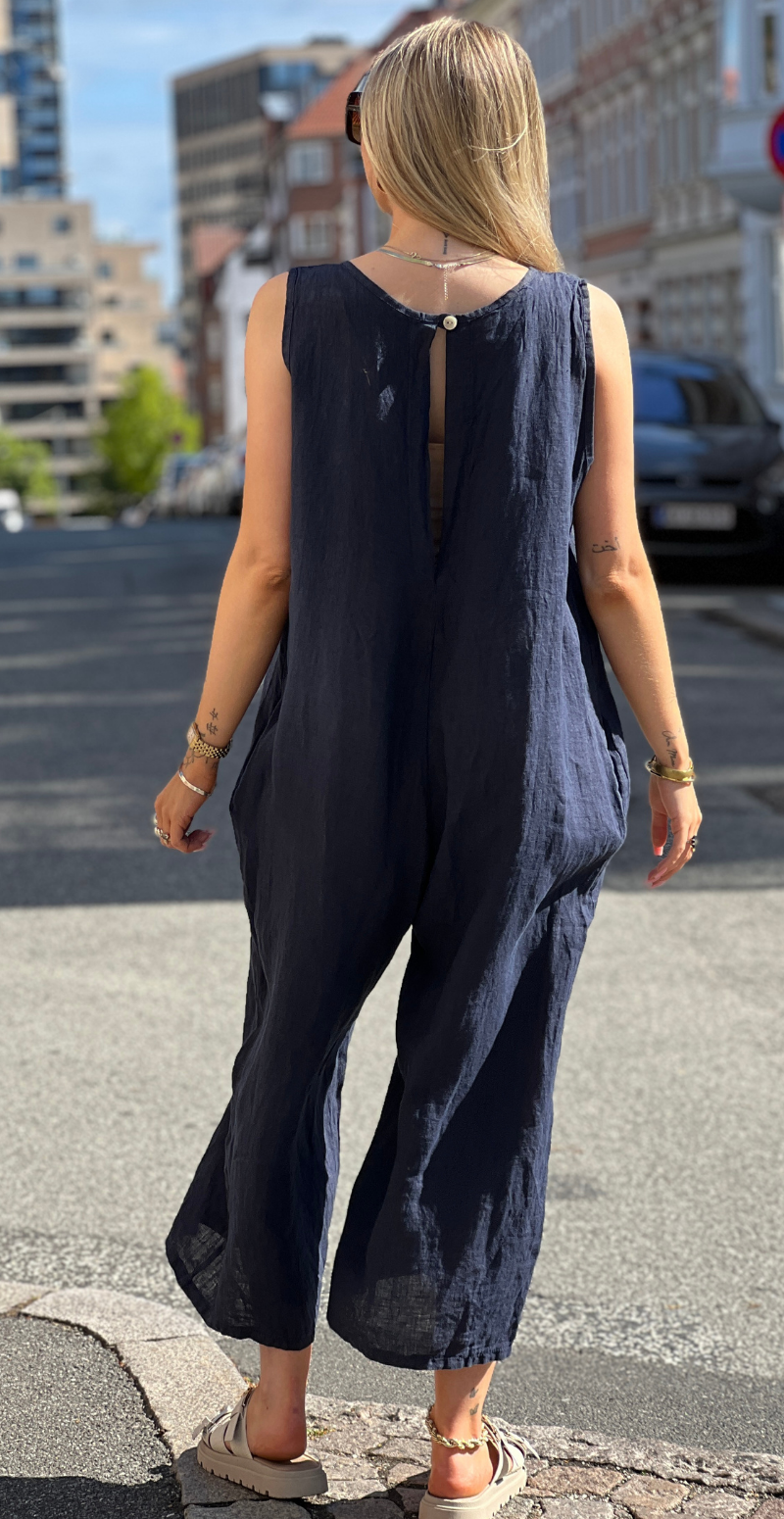 Juliane jumpsuit i hør med v-udskæring navy LikeLondon