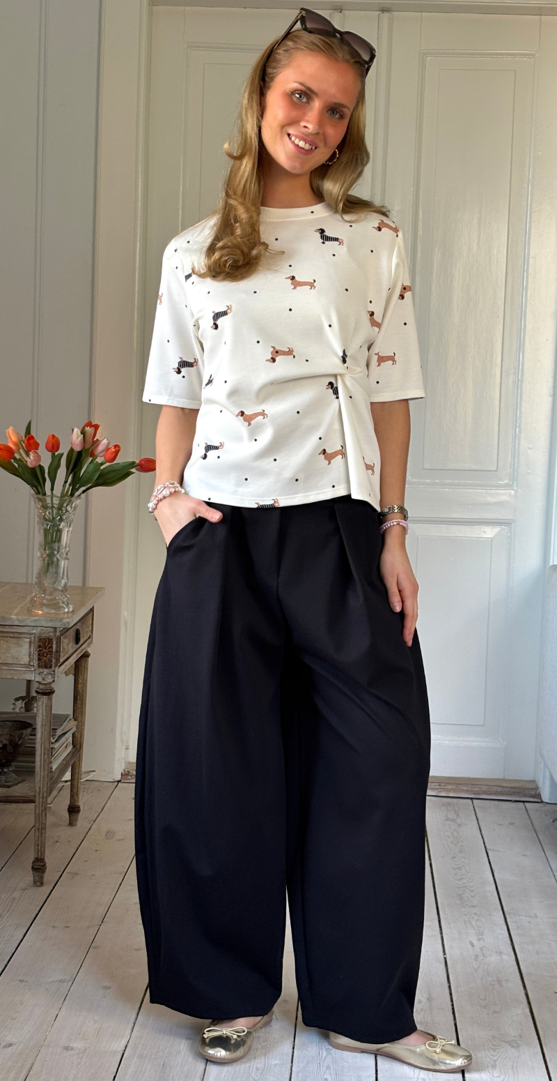 Forudbestil uge 11 Holly bukser i barrel-fit med læg foran sort LikeLondon