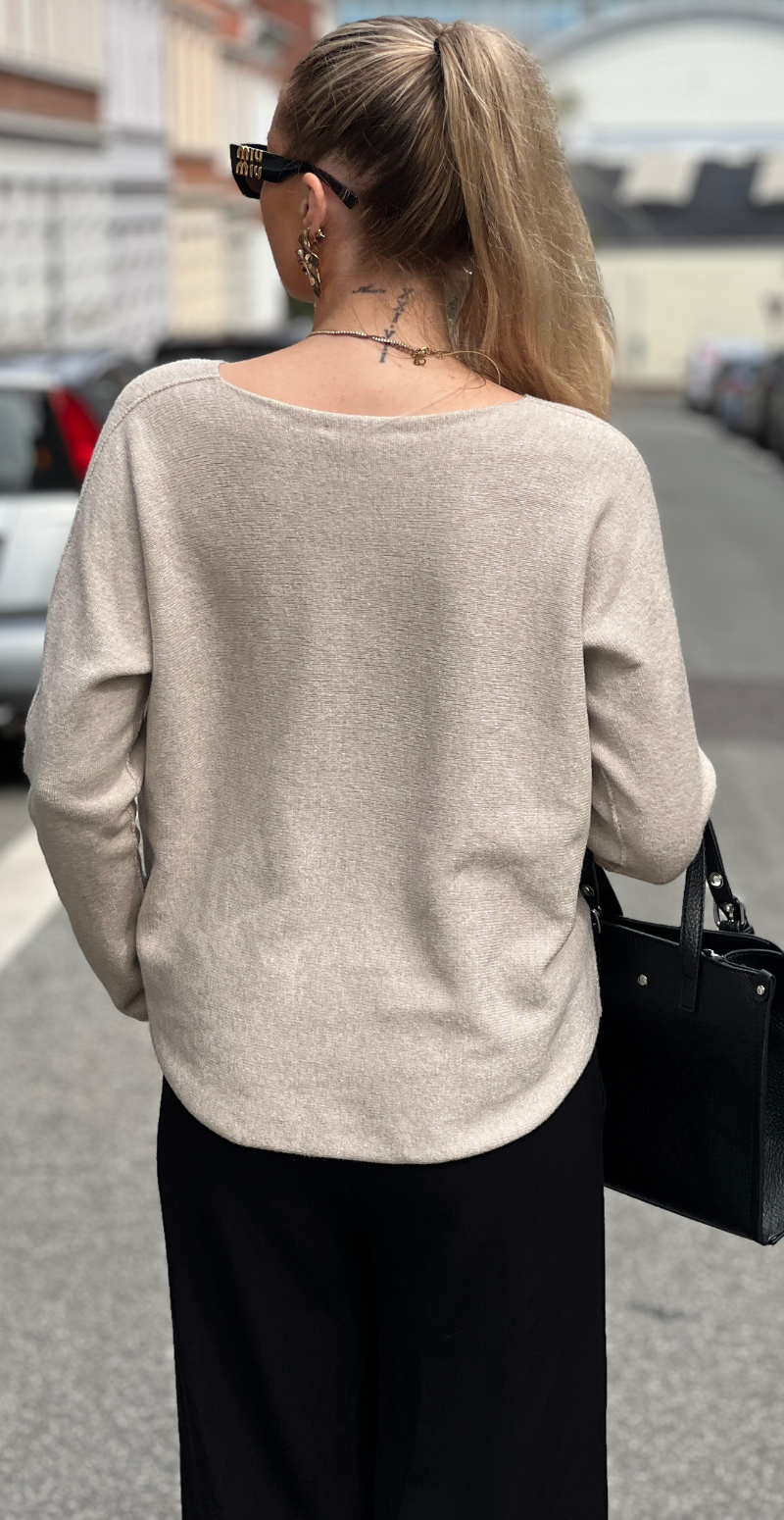 Inga blød strikbluse med v-hals beige LikeLondon