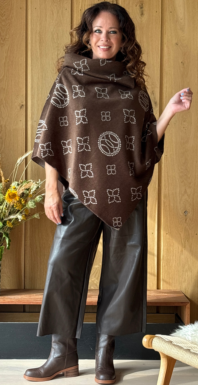 Sienna poncho med ornament mønster brun LikeLondon