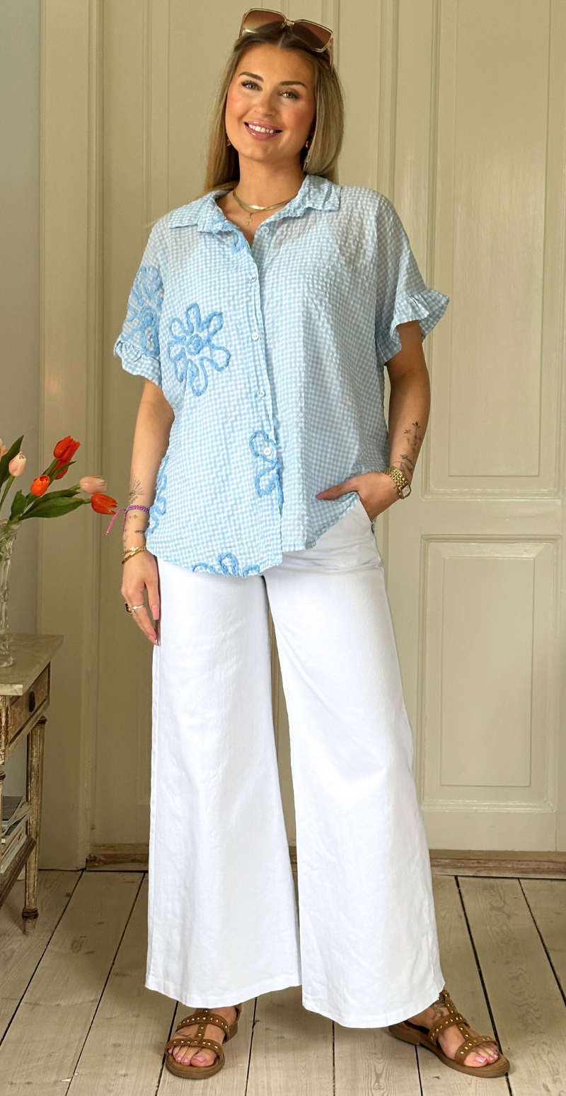 Isla skjorte med tern og kort flæseærme sky LikeLondon