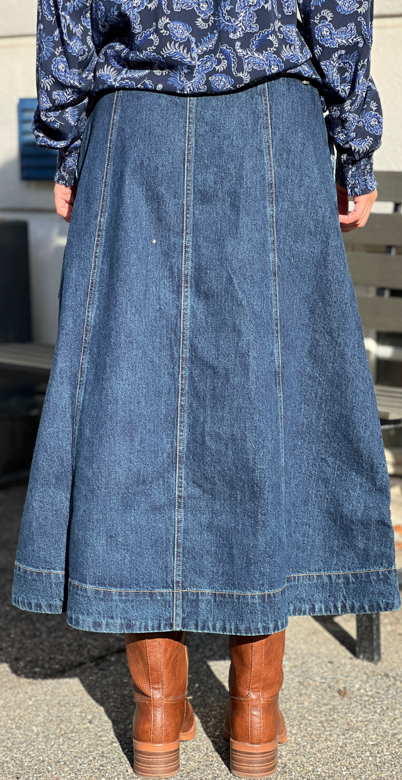Lukan denimnederdel med knapper dark blue denim B.young