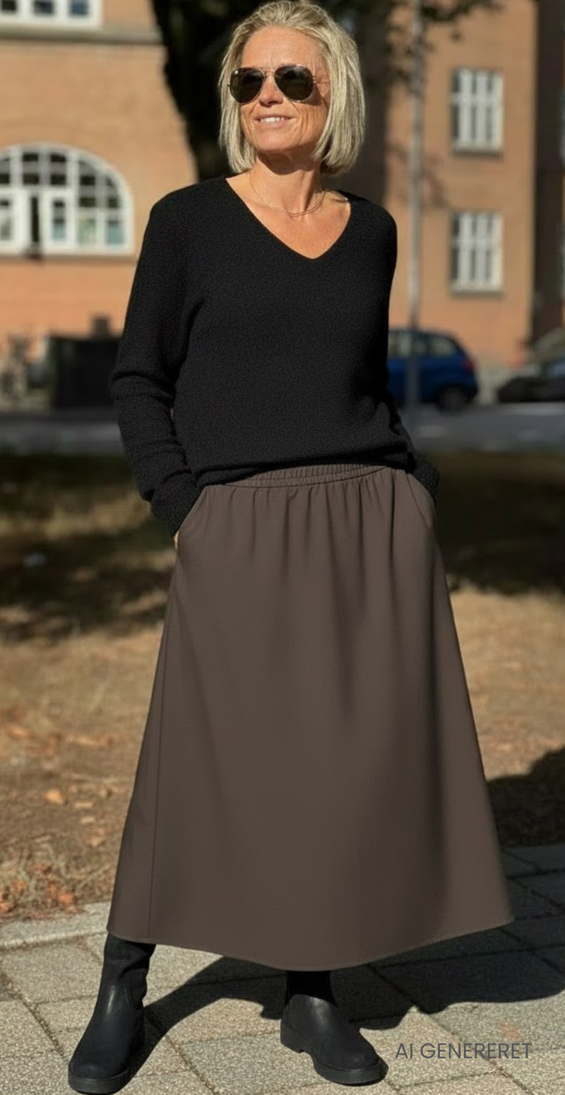 Karen strikbluse i baby alpaca uld med v-hals sort LikeLondon