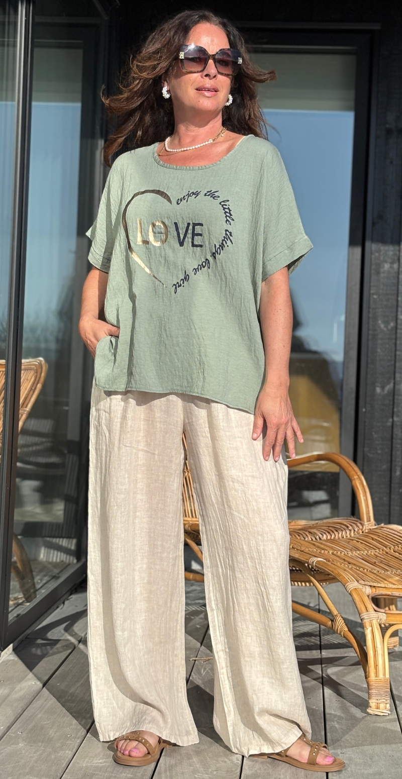 khaki likelondon bluse med korte ærmer og print foran