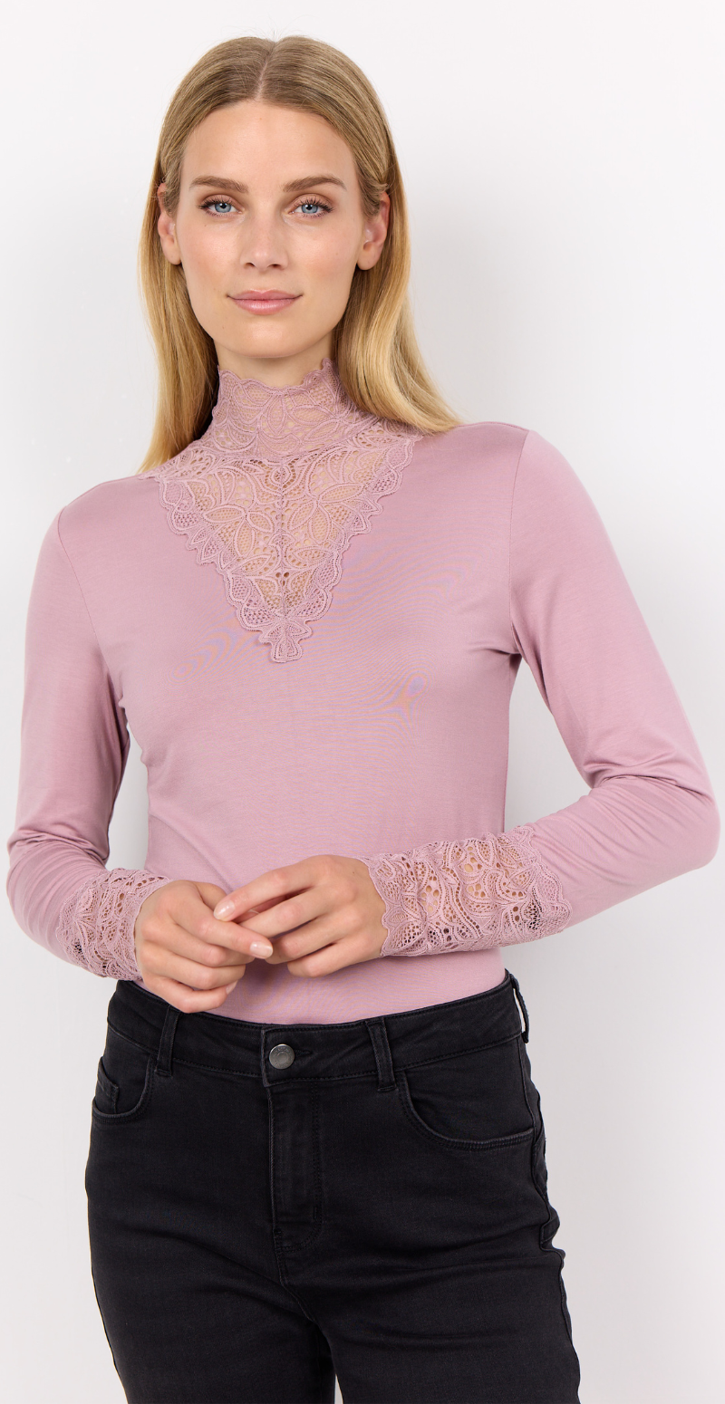 Bluse med blondehals gammelrosa