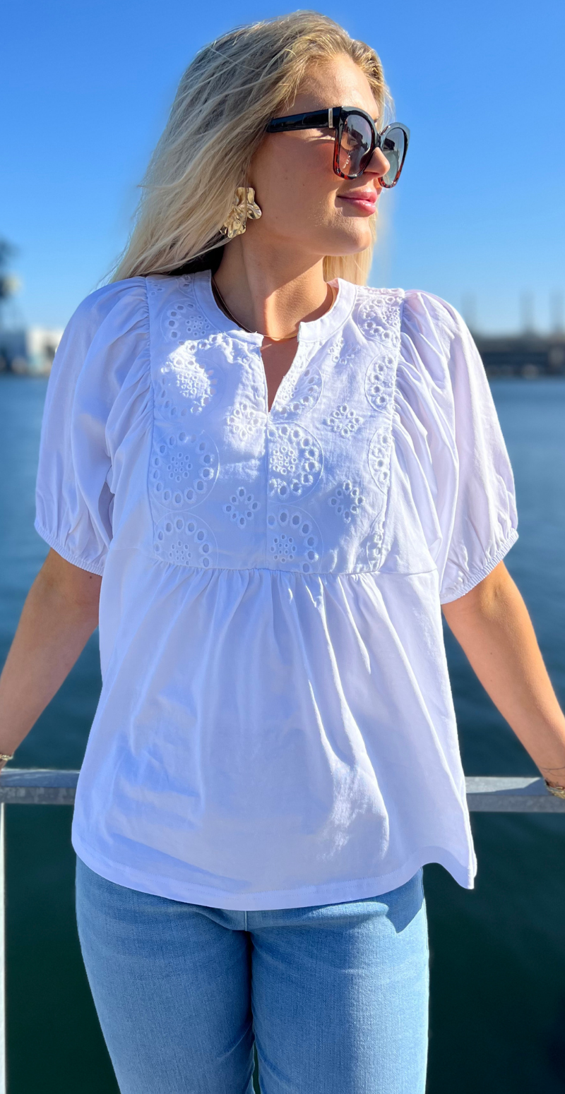 Fabia bluse med detaljer i broderi anglaise