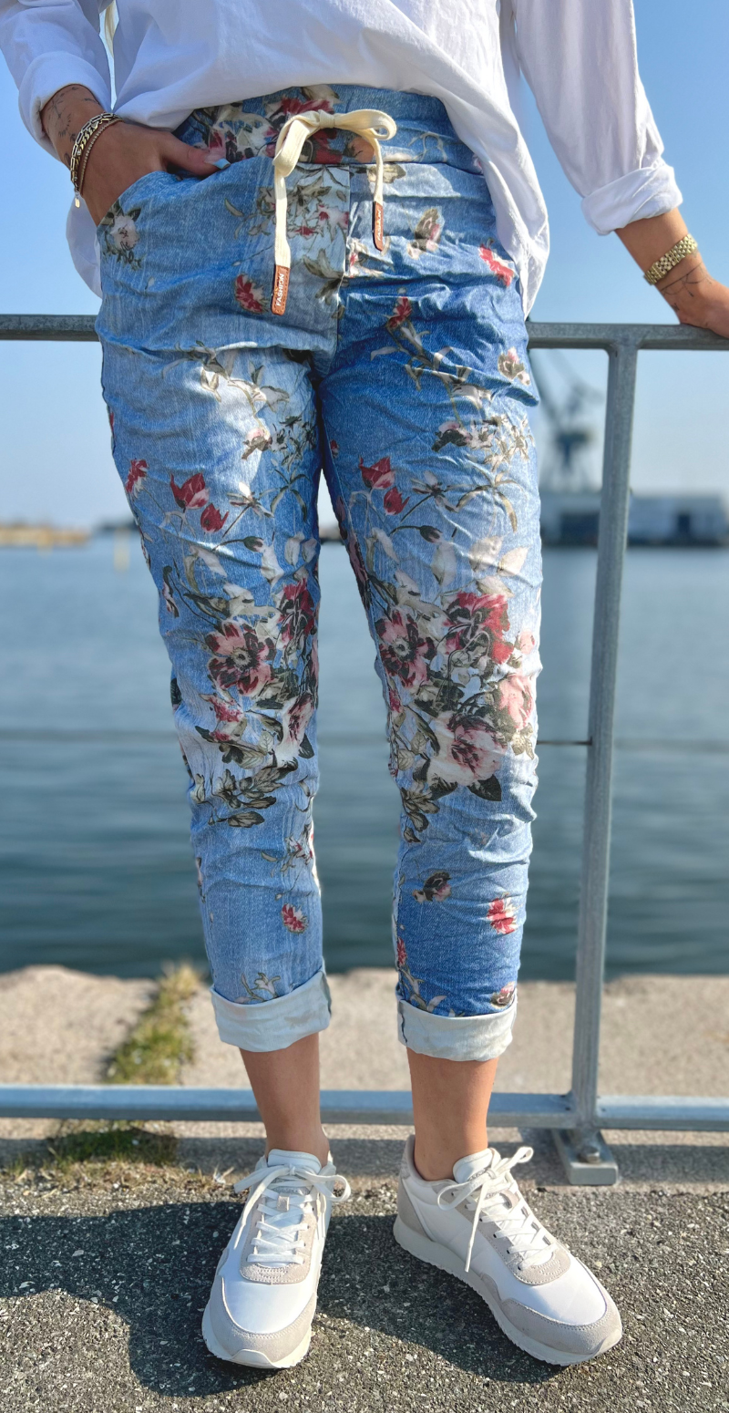 Wendy denimbukser med roser light denim LikeLondon