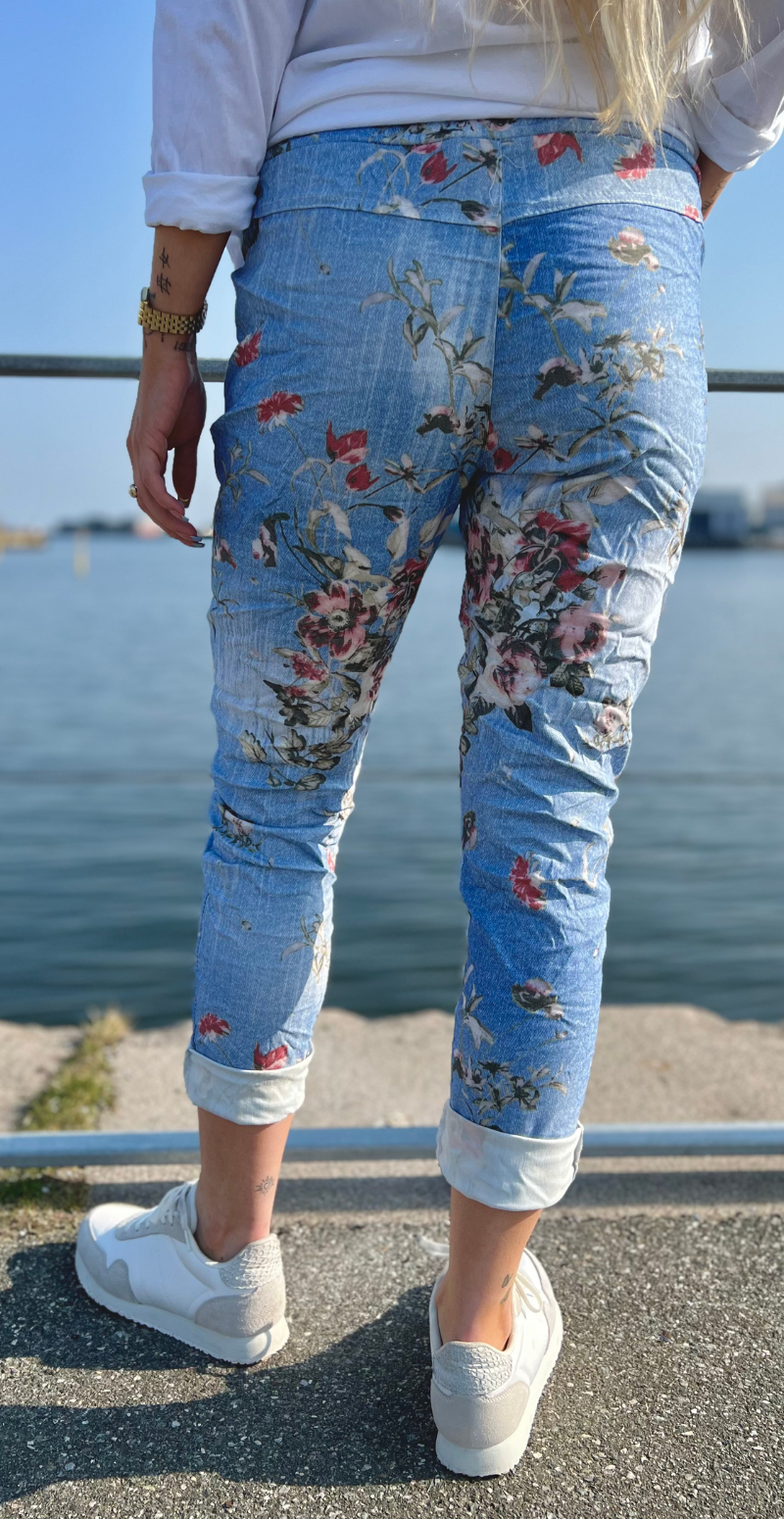 Wendy denimbukser med roser light denim LikeLondon