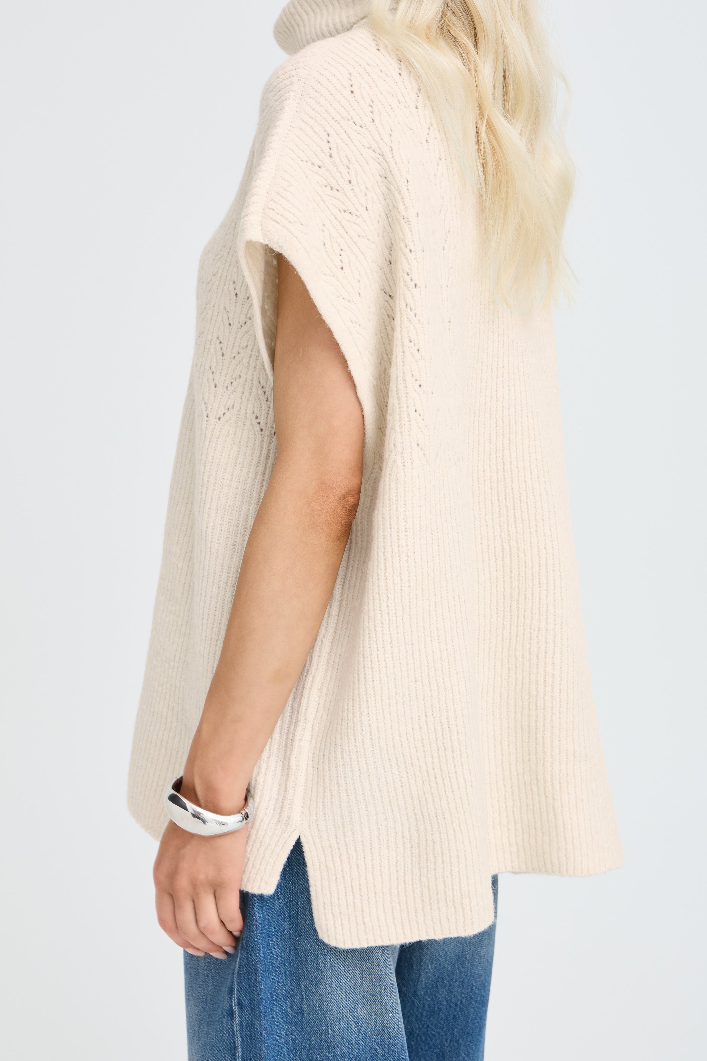 Vilko poncho med høj hals birch melange b.young