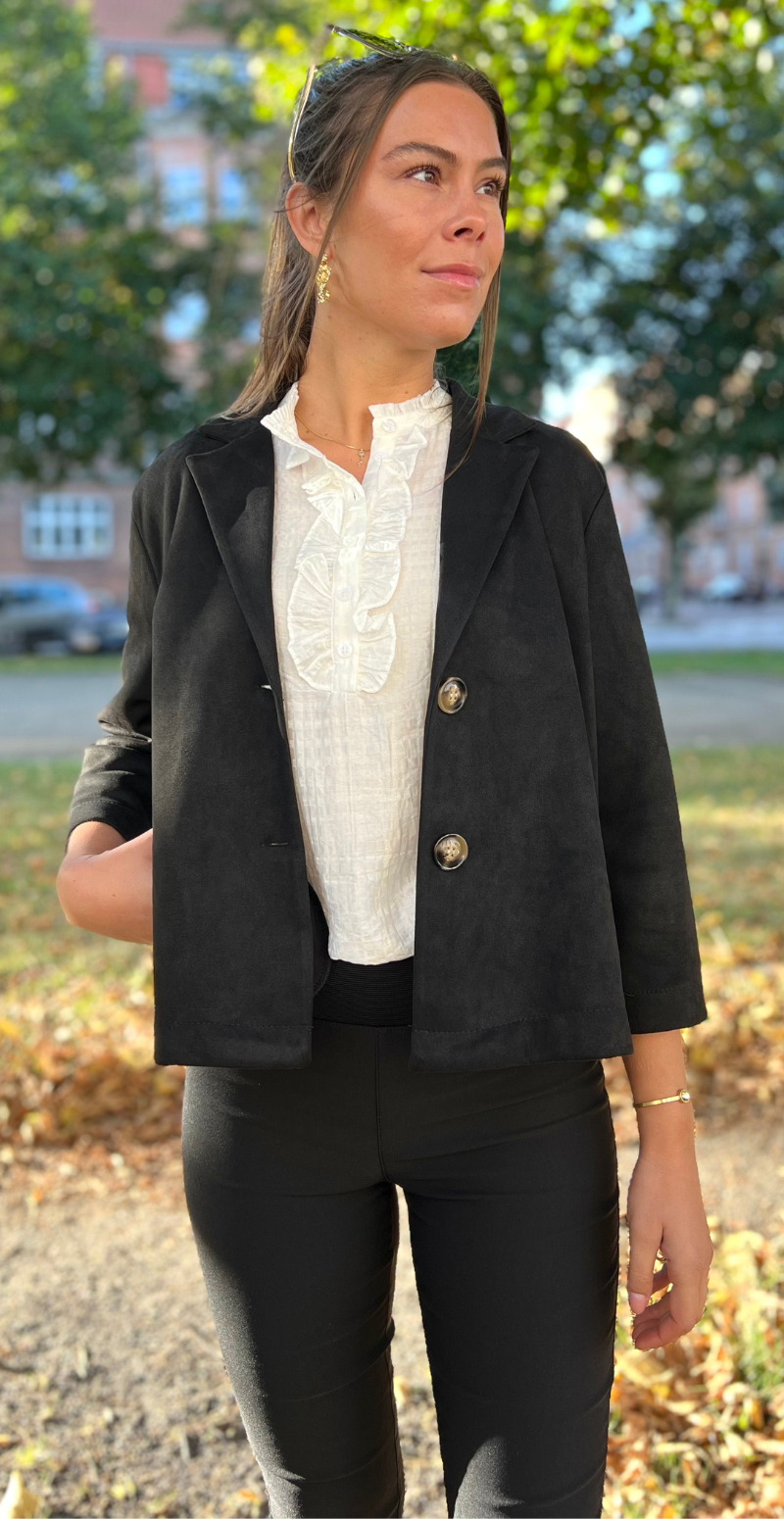 Monique kort blazer i ruskindslook sort LikeLondon